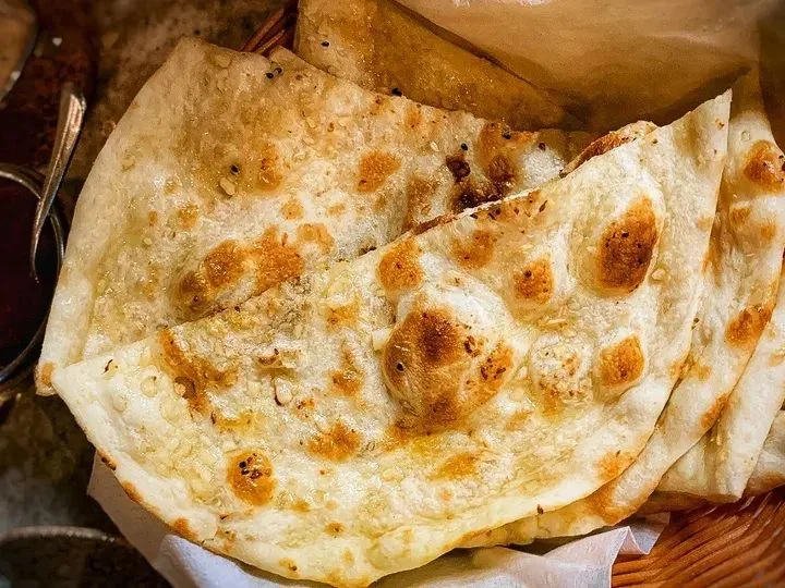 Naan z menu Bombaj Masala